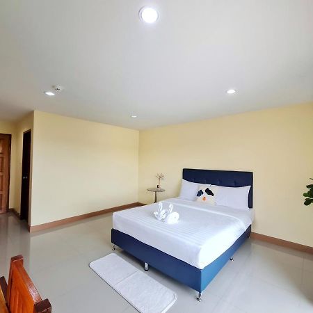 Jaroonsak Grand Hotel Транг Екстериор снимка
