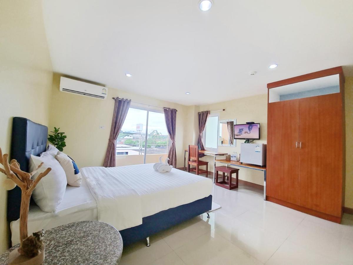 Jaroonsak Grand Hotel Транг Екстериор снимка