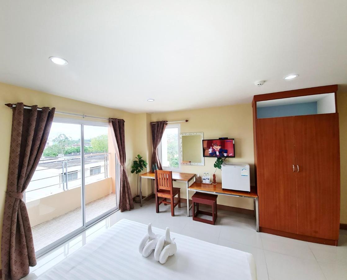 Jaroonsak Grand Hotel Транг Екстериор снимка