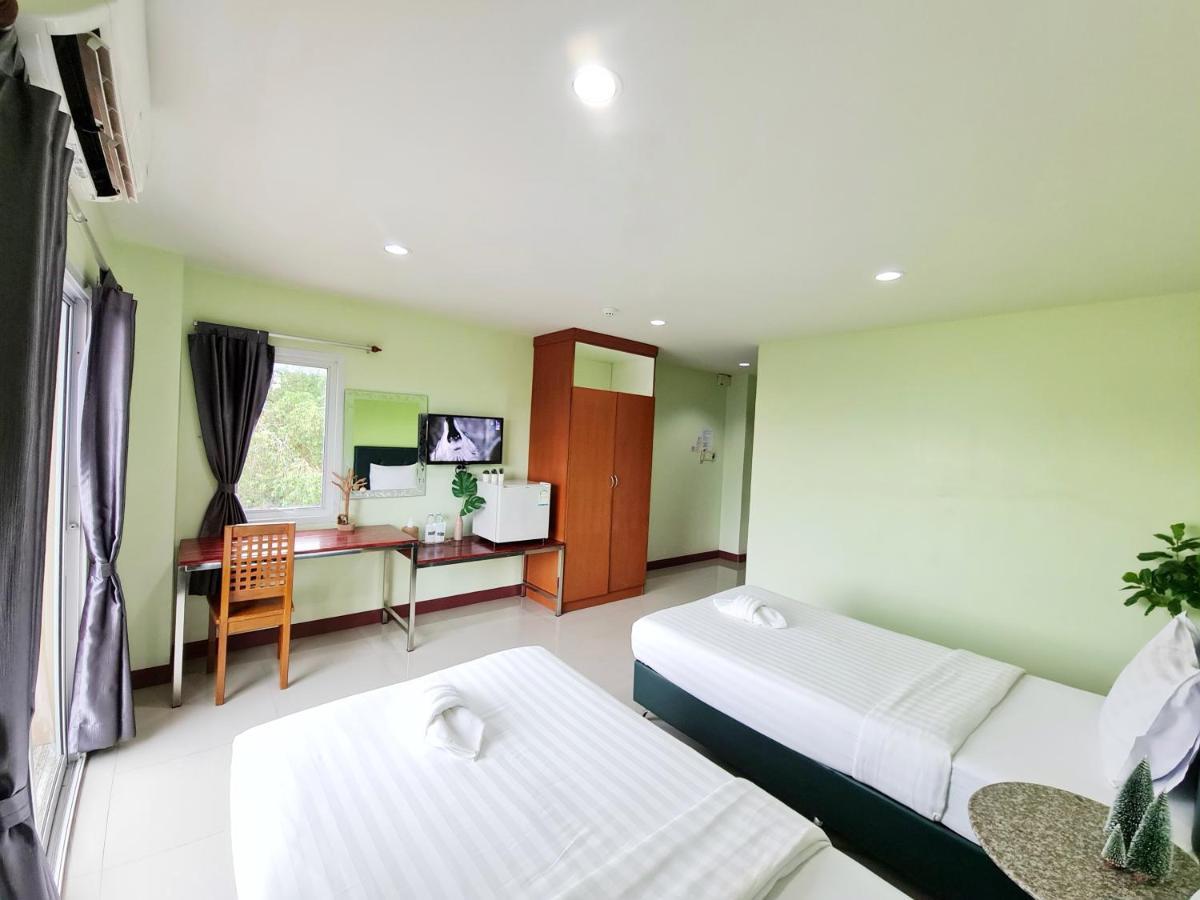 Jaroonsak Grand Hotel Транг Екстериор снимка