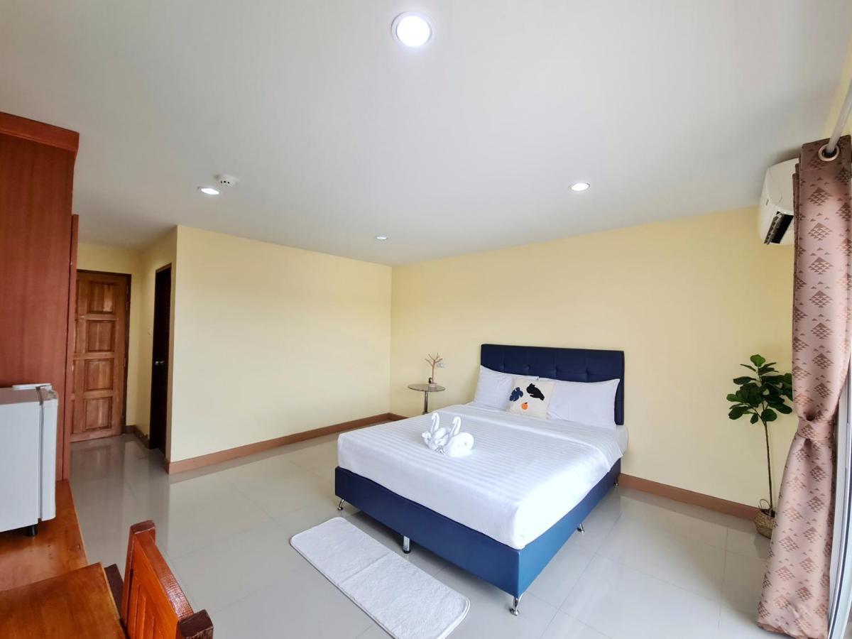 Jaroonsak Grand Hotel Транг Екстериор снимка